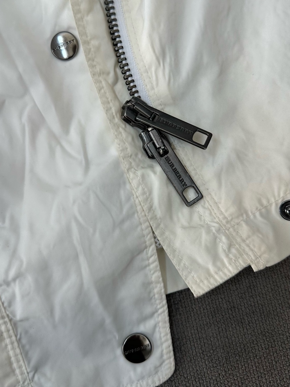 Burberry Ivory/Butter Hooded Lightweight Anorak Jacket - Picture 15 of 16